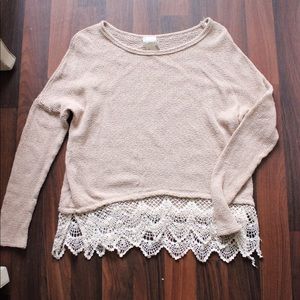 lightweight sweater w/ lace detail at the bottom